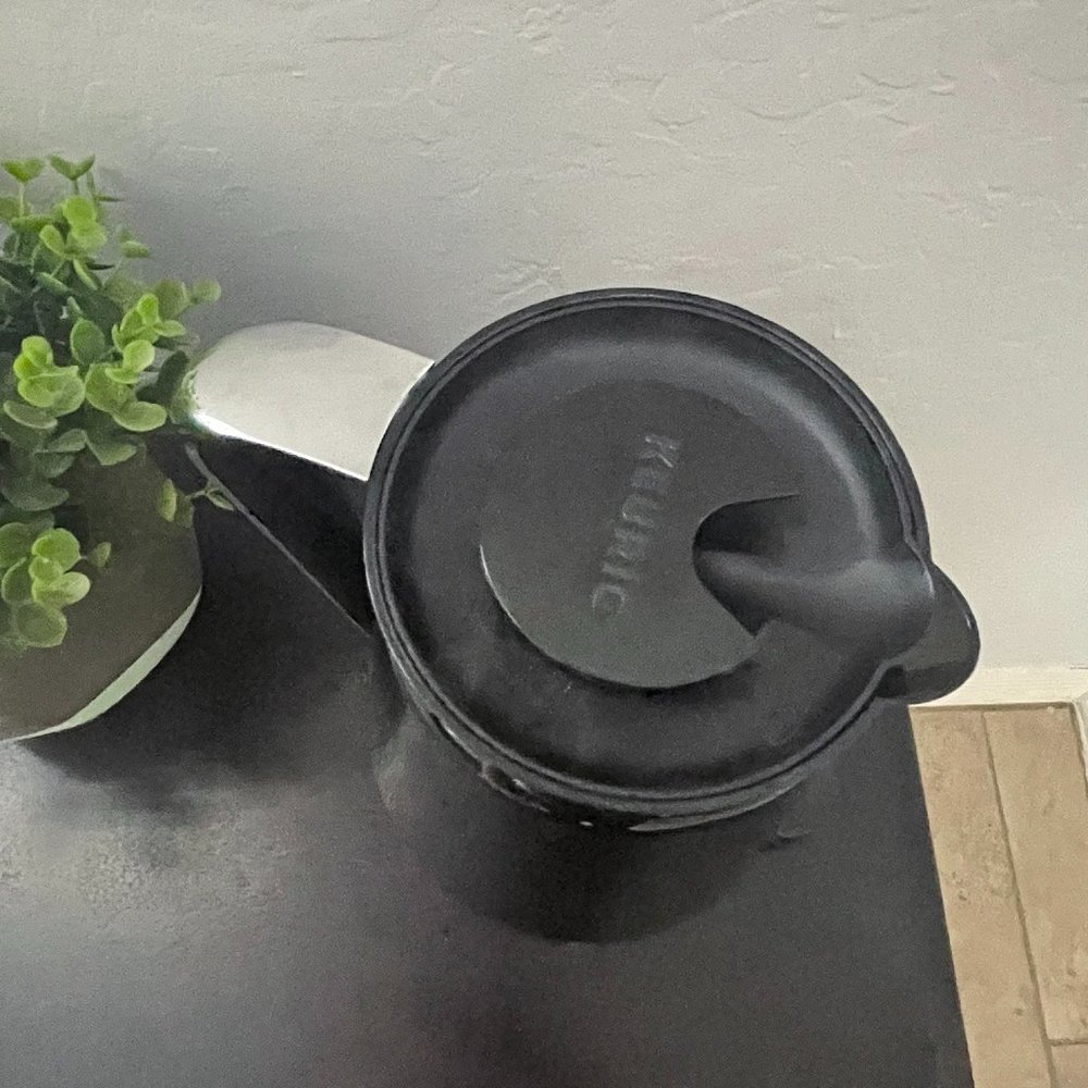 *SOLD* Keurig Black Double Walled Plastic Pot K-Carafe - Picture 3 of 4